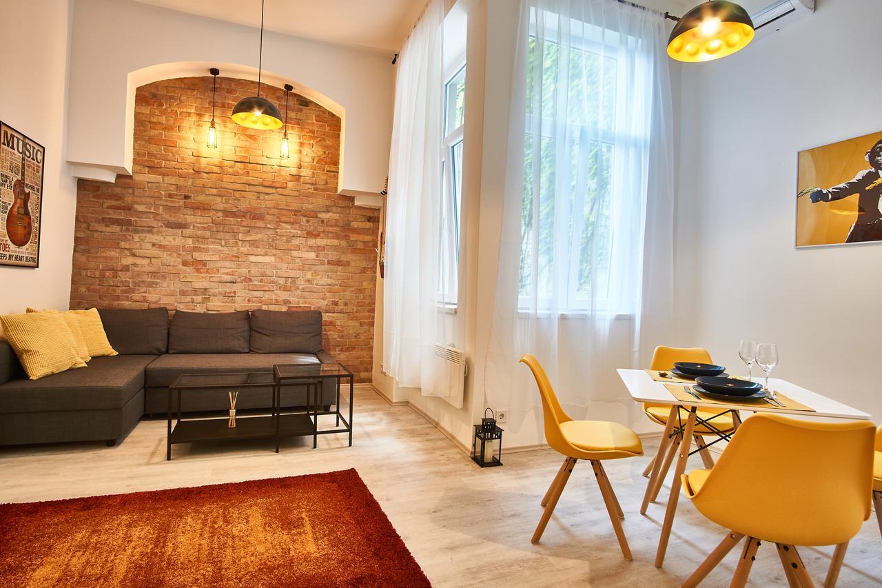 Design Apartment In The City Center With Ac Budapest Esterno foto